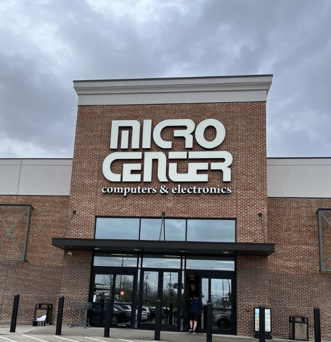 Zach Bell | Micro Center Tech Specialist